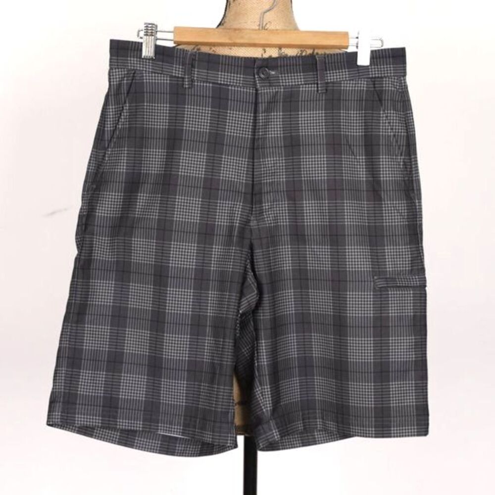 EC Pebble Beach Performance Shorts size 32